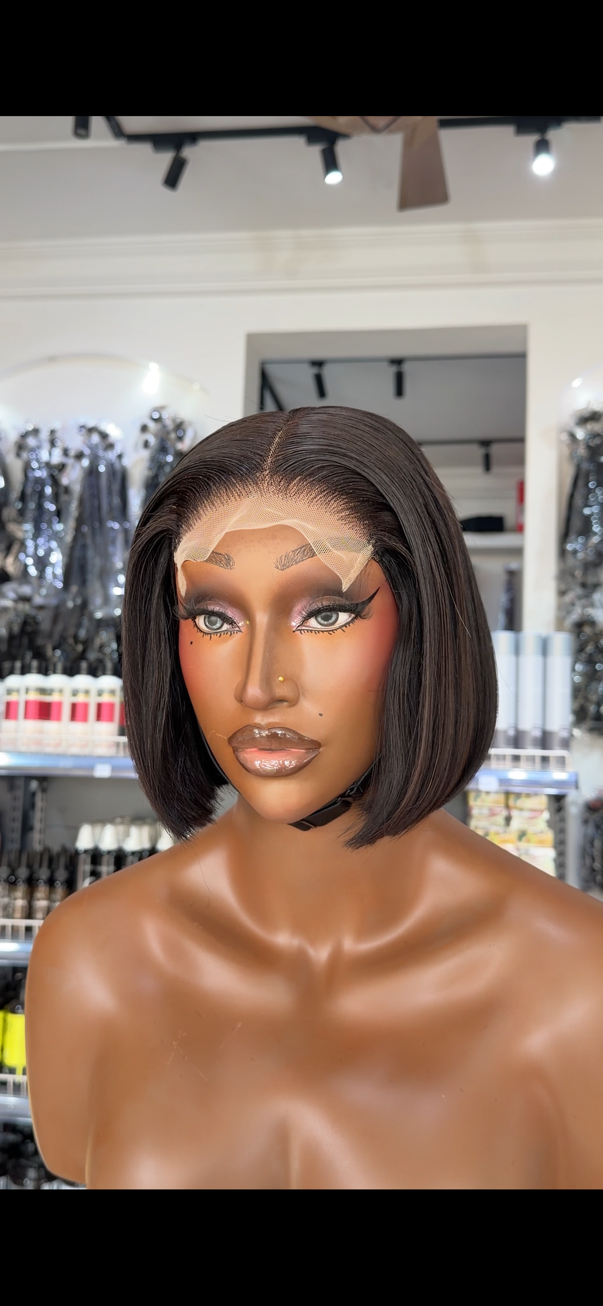 Laura 5x5 bob wig 10”
