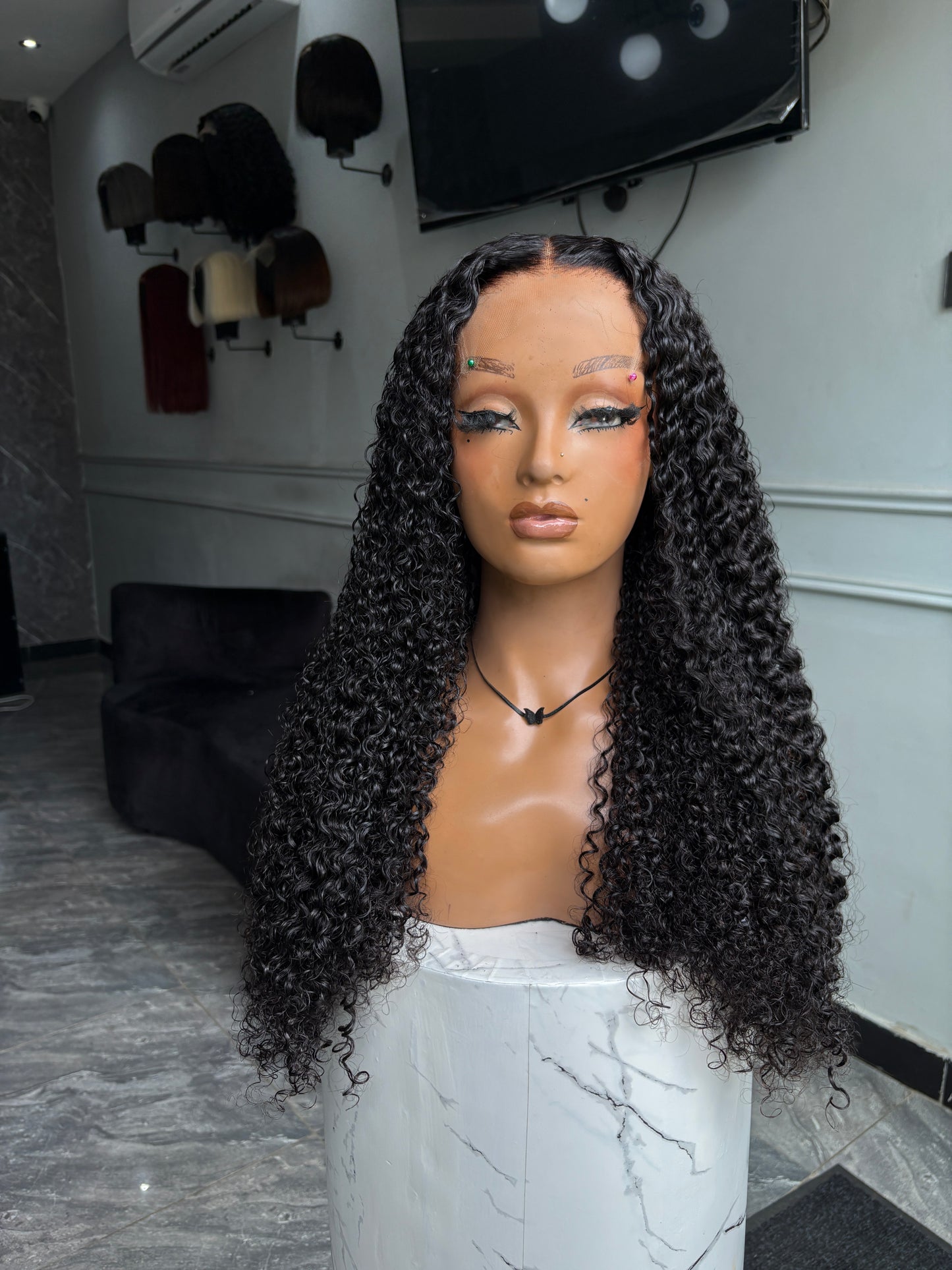 HD Lace 5x5 Straw Curls Wig
300gram SDD code; Crbry