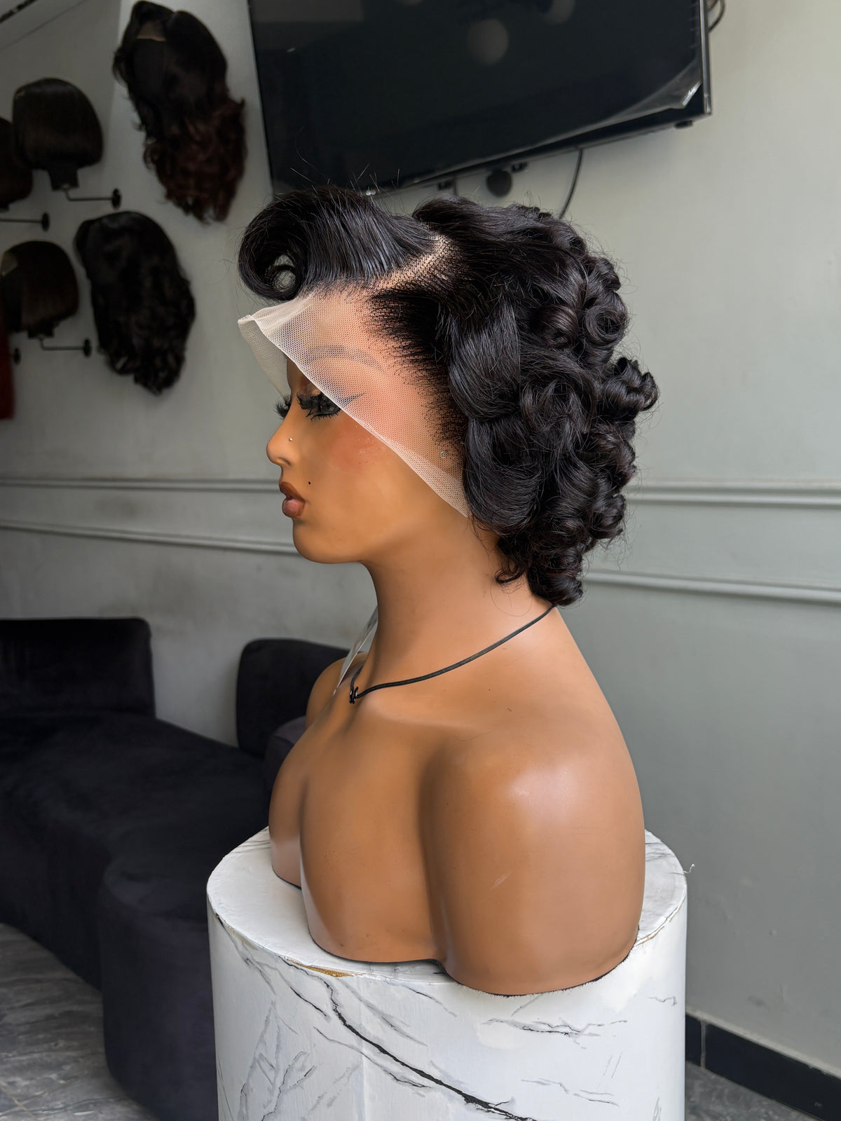 Short Bouncy frontal Wig, Code SS11