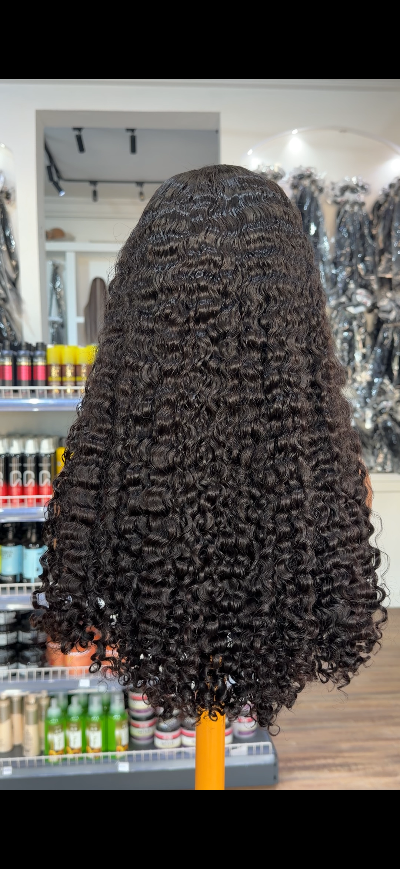 Safowaa 5x5 Burmese Curl Wig
Weight : SDD Code: LS 5061