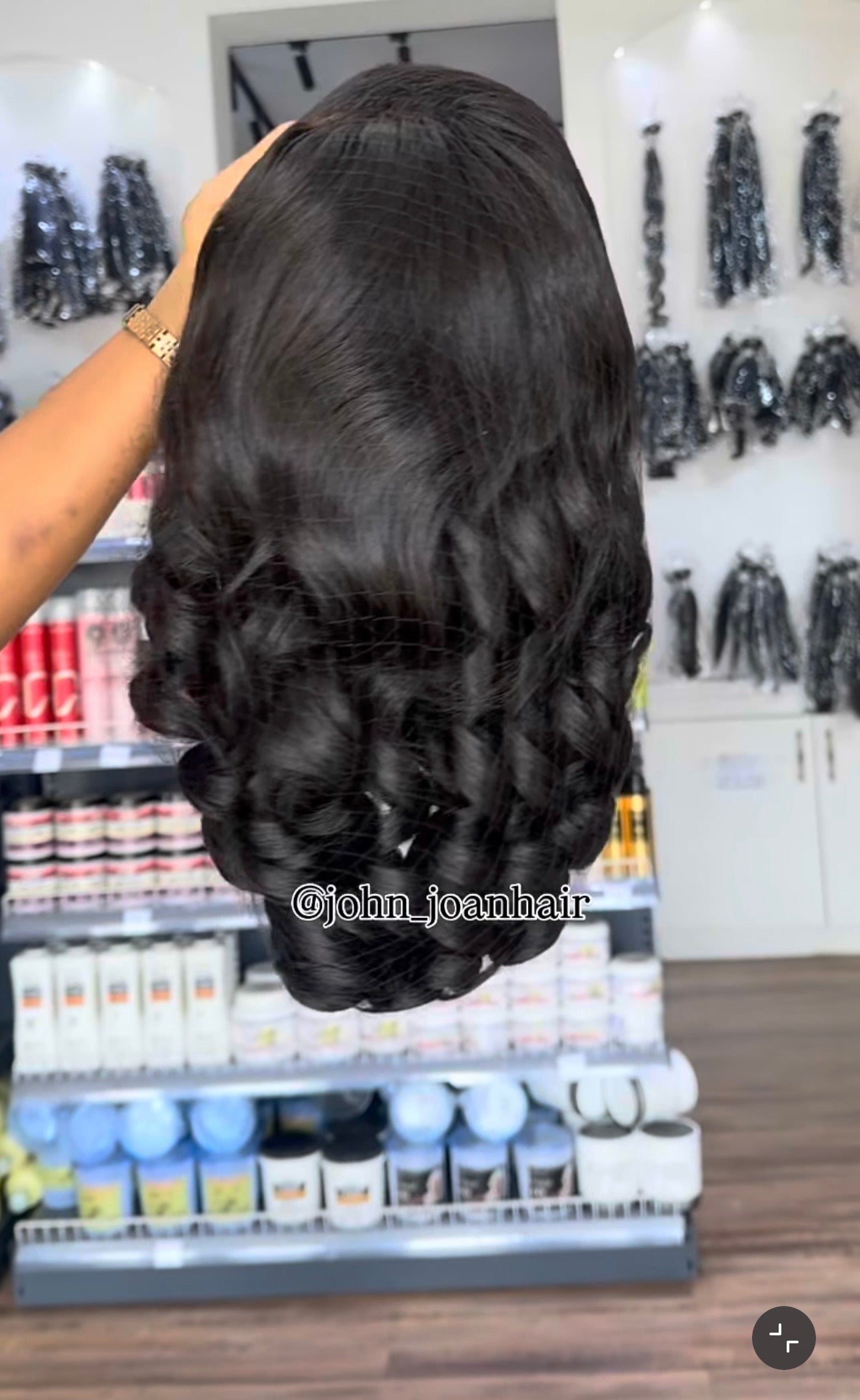 Double drawn 4x4 bouncy wig wine and black PRD