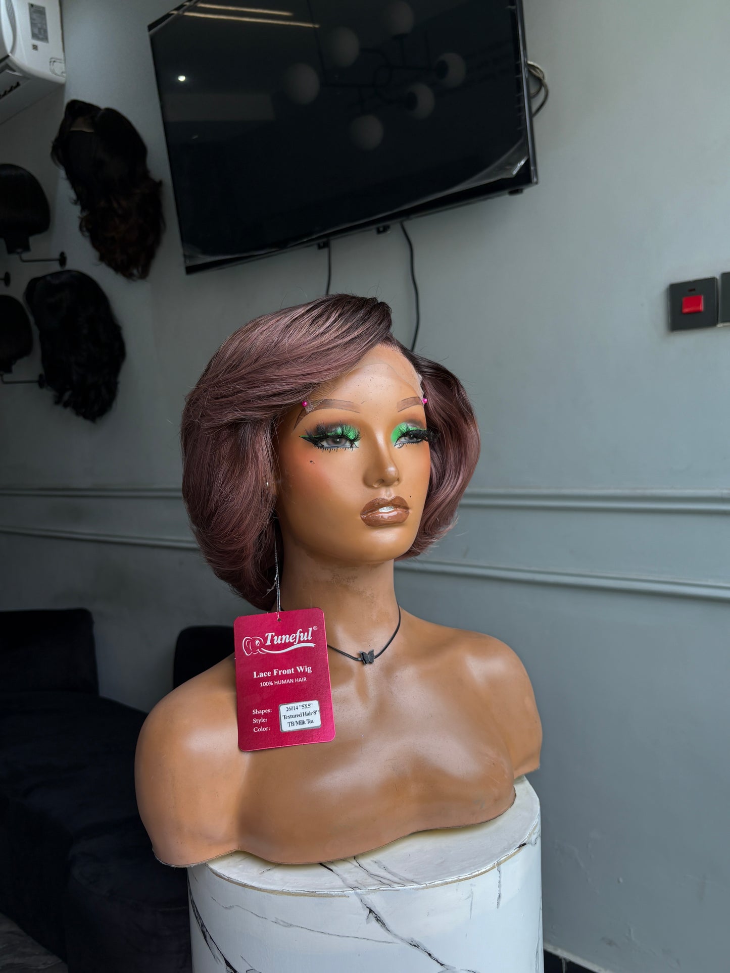 5x5 Double Drawn Corporate Bob Wig code :TUNF