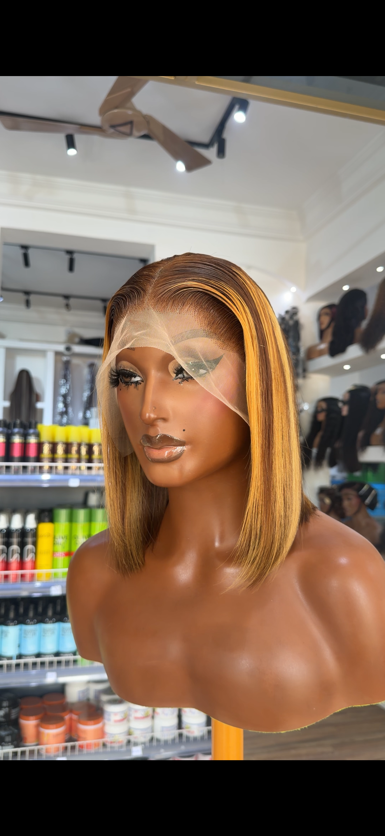 Esther 13x4 Frontal Bob Wig
Col: color p4/27