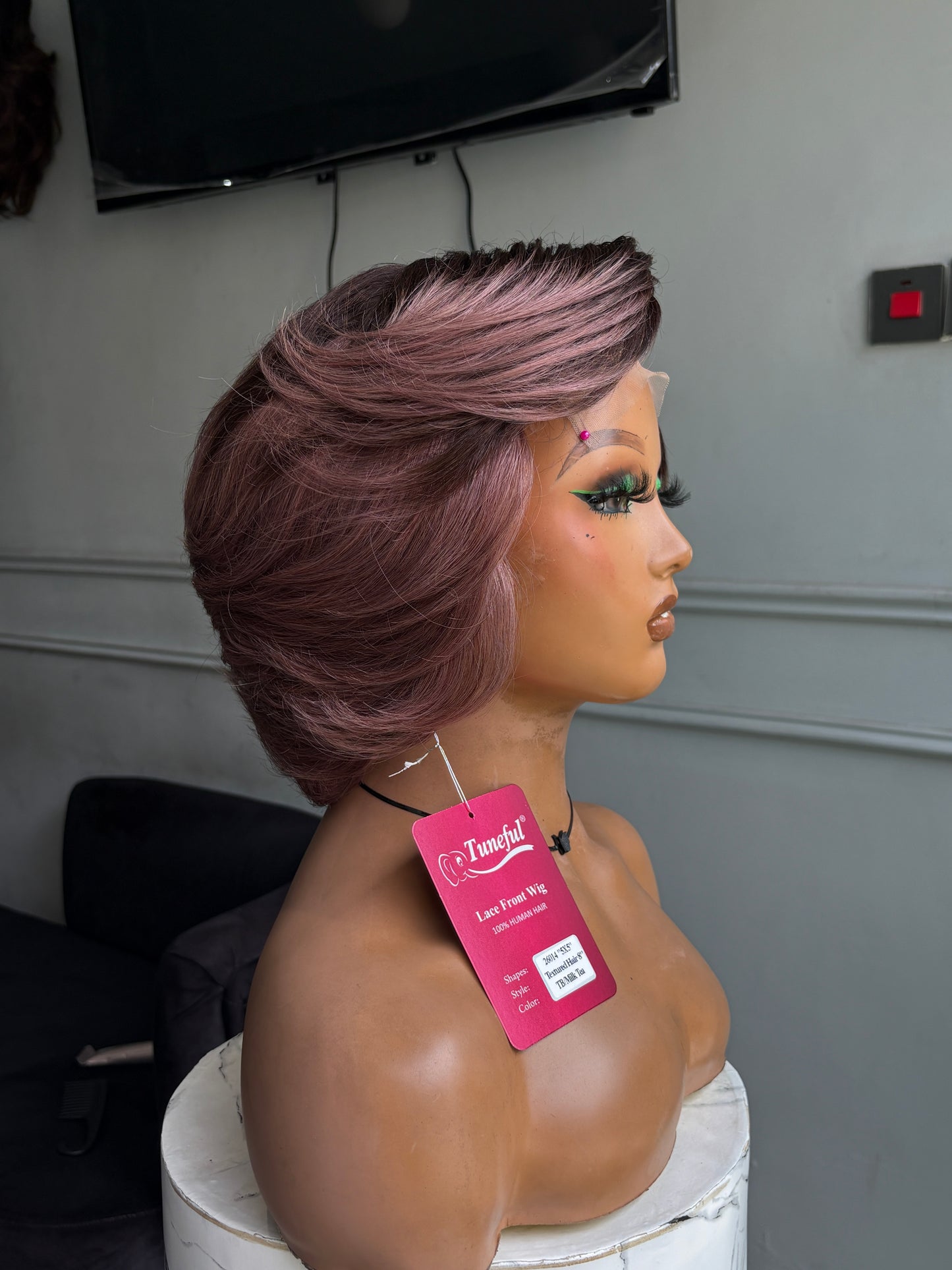 5x5 Double Drawn Corporate Bob Wig code :TUNF