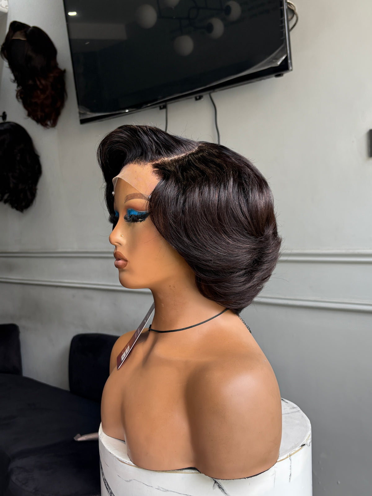 5x5 Double Drawn Corporate Bob Wig code :TUNF