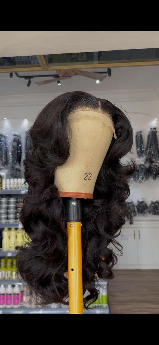 Dollar 6x6 SDD Body Wave Wig
Col: natural. Code AVN