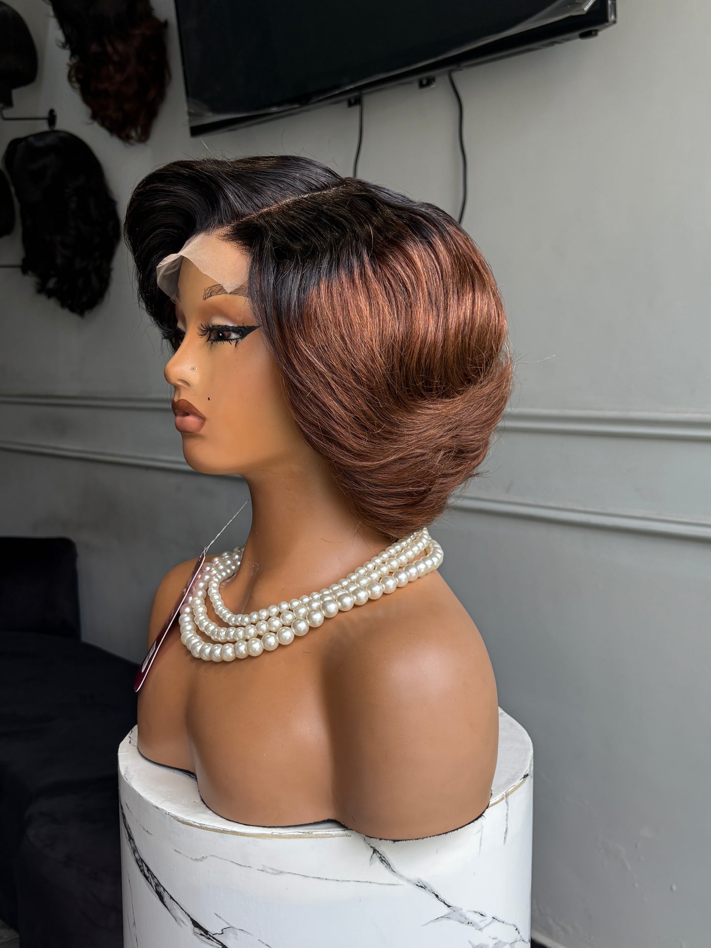 5x5 Double Drawn Corporate Bob Wig code :TUNF