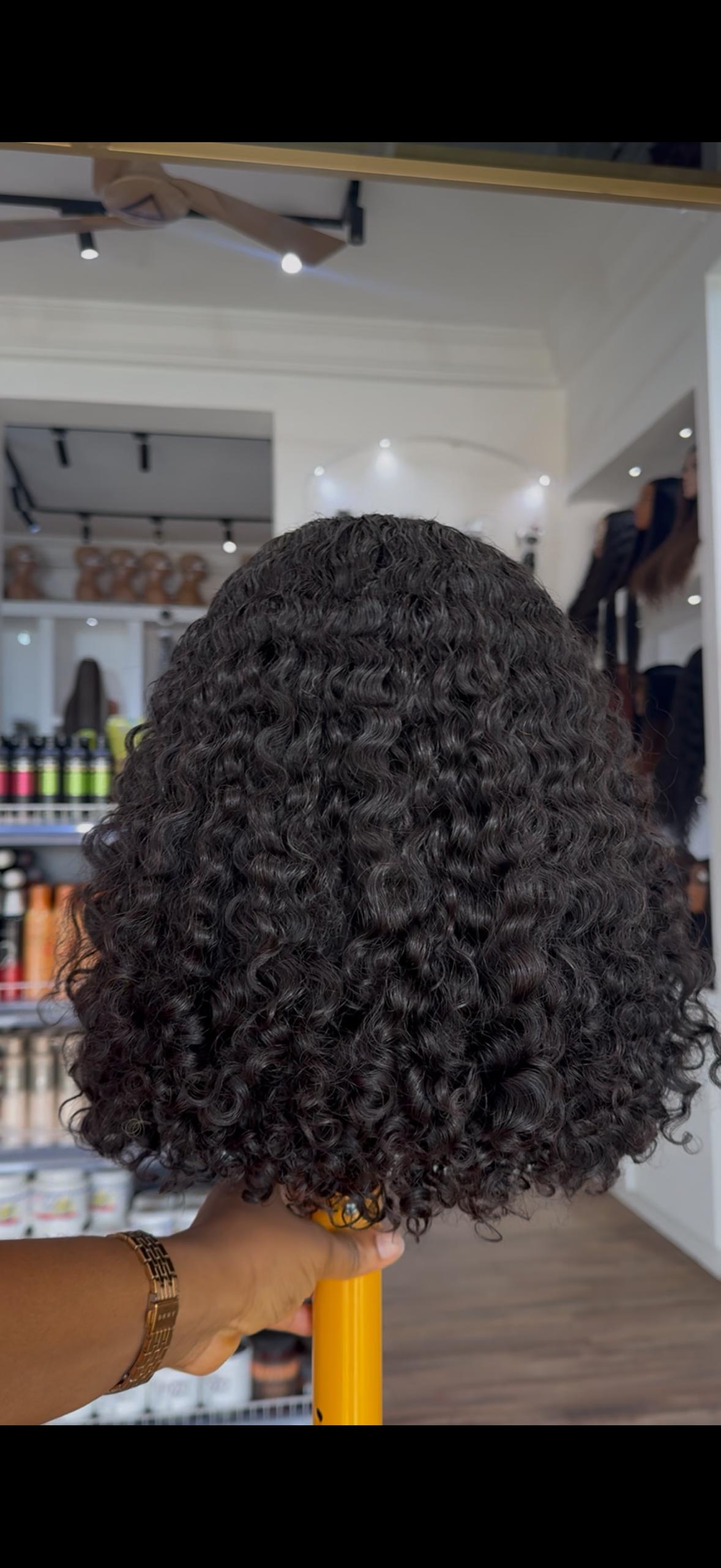Christie 5x5 Chinese Pixie Curly Wig
Code : AVN